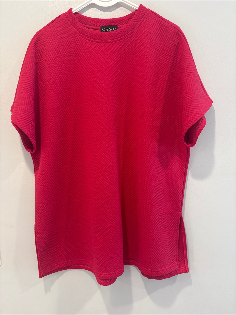 SSYS Women's Short Sleeve Textured Top in Vibrant Fuchsia ptp 24 tagged m